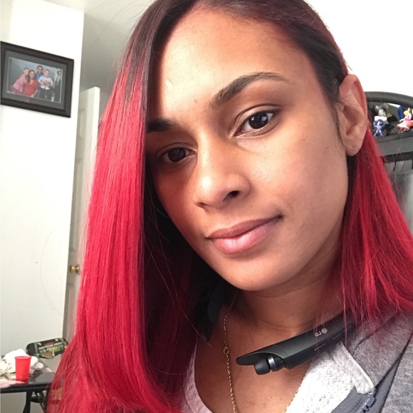 Meet your Posher, Andrea - Picture 1 of 5